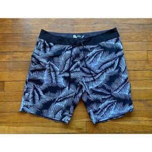 VOLCOM Mod-Tech Hawaii Black/White Floral Boardshorts sz 36
